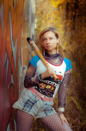 棒球风渔网袜美女图片